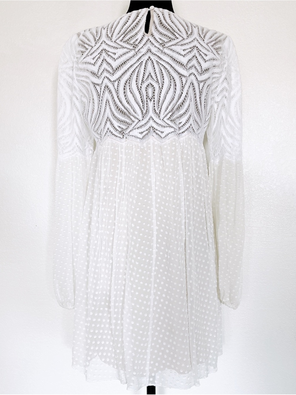 BCBGMaxAzria Kitra Lace Peasant Dress - Picture 5 of 15